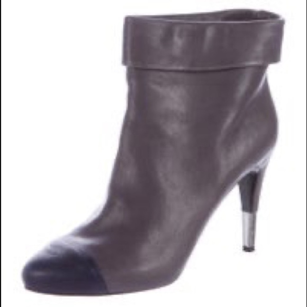 CHANEL Cap-Toe CC Ankle Boots Size 11 / IT 42 - Picture 8 of 11
